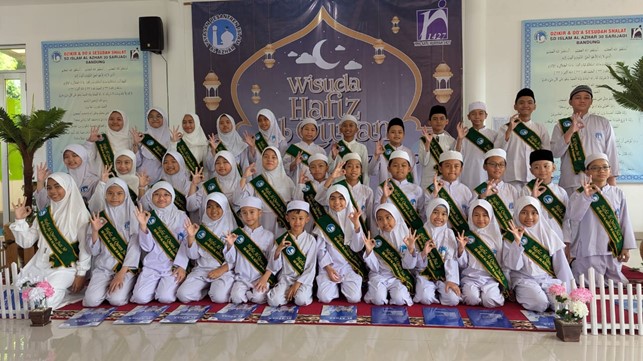 Wisuda Hafiz Quran SD Islam Al Azhar 30 Sarijadi Bandung